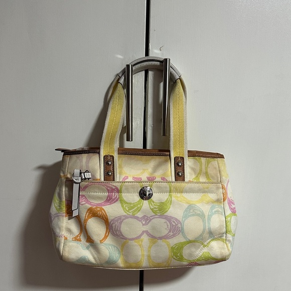 Coach F10673 Hampton scribble carryall shoulder bag - Picture 1 of 9
